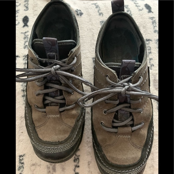 Merrell woman’s walking shoes size 7 - Picture 1 of 9